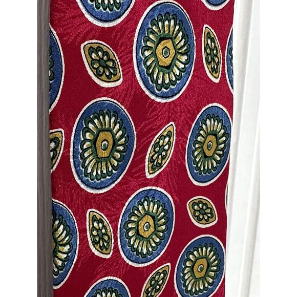EUC Christopher Hayes Mens Tie Necktie Red Burgundy Geometric Print Italy Silk - Picture 2 of 7